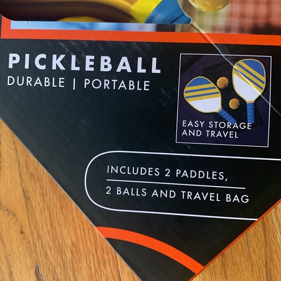 Brand new Black Series Game Pickleball Set - Picture 2 of 5